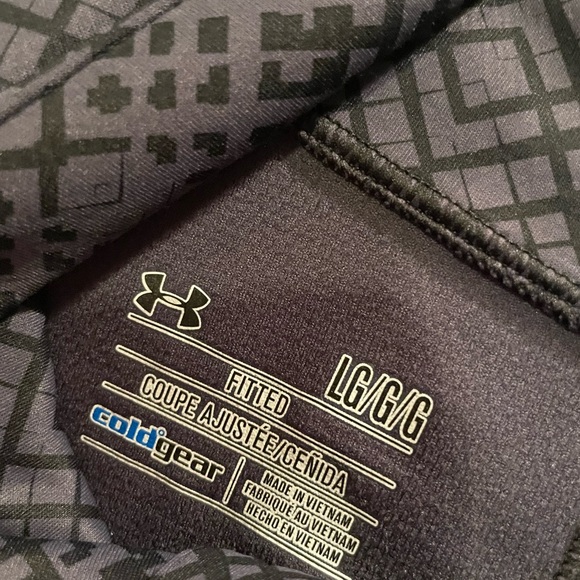 Women’s black and grey UnderArmour 3/4 zip up - Picture 2 of 3